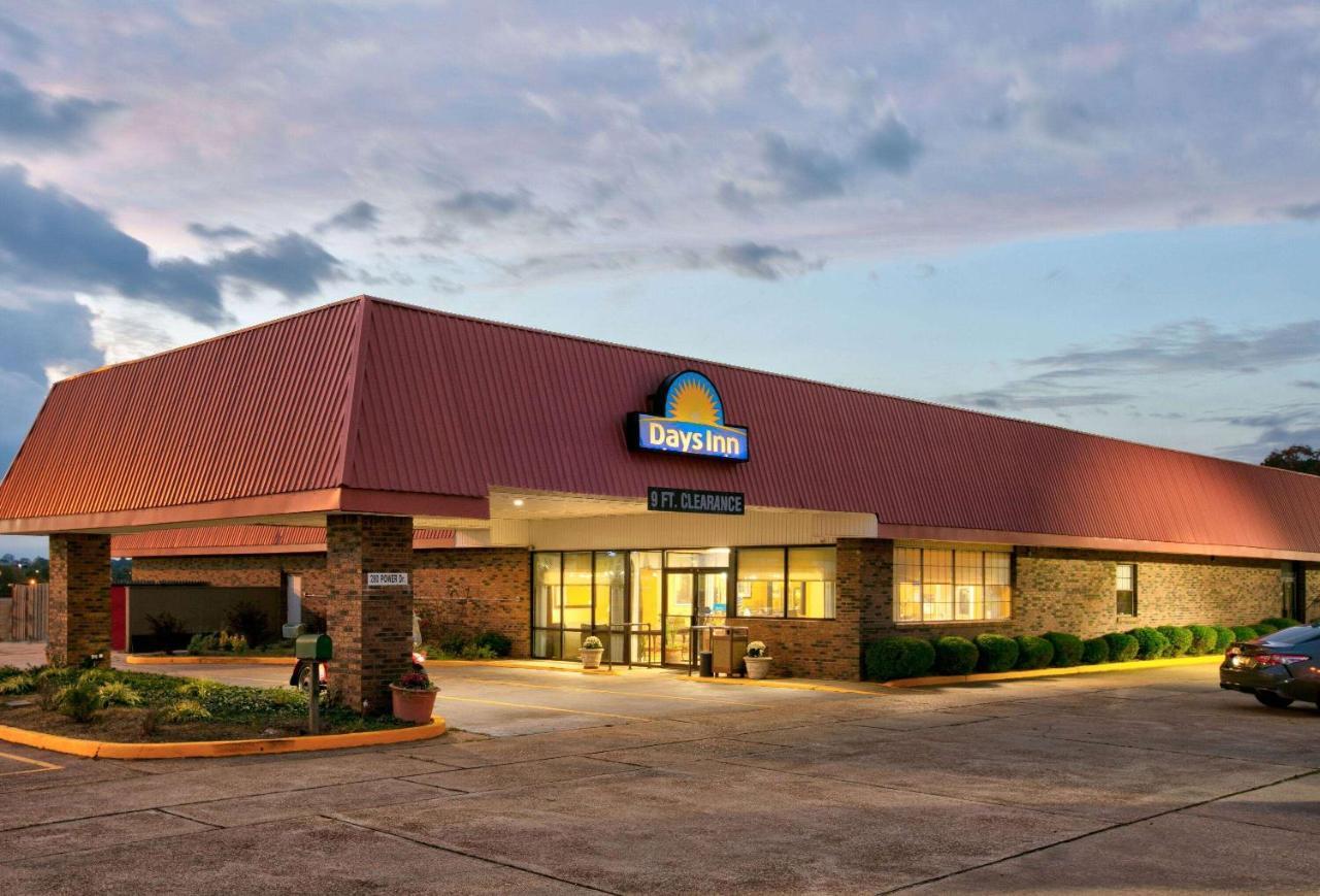 Days Inn By Wyndham Batesville Bagian luar foto